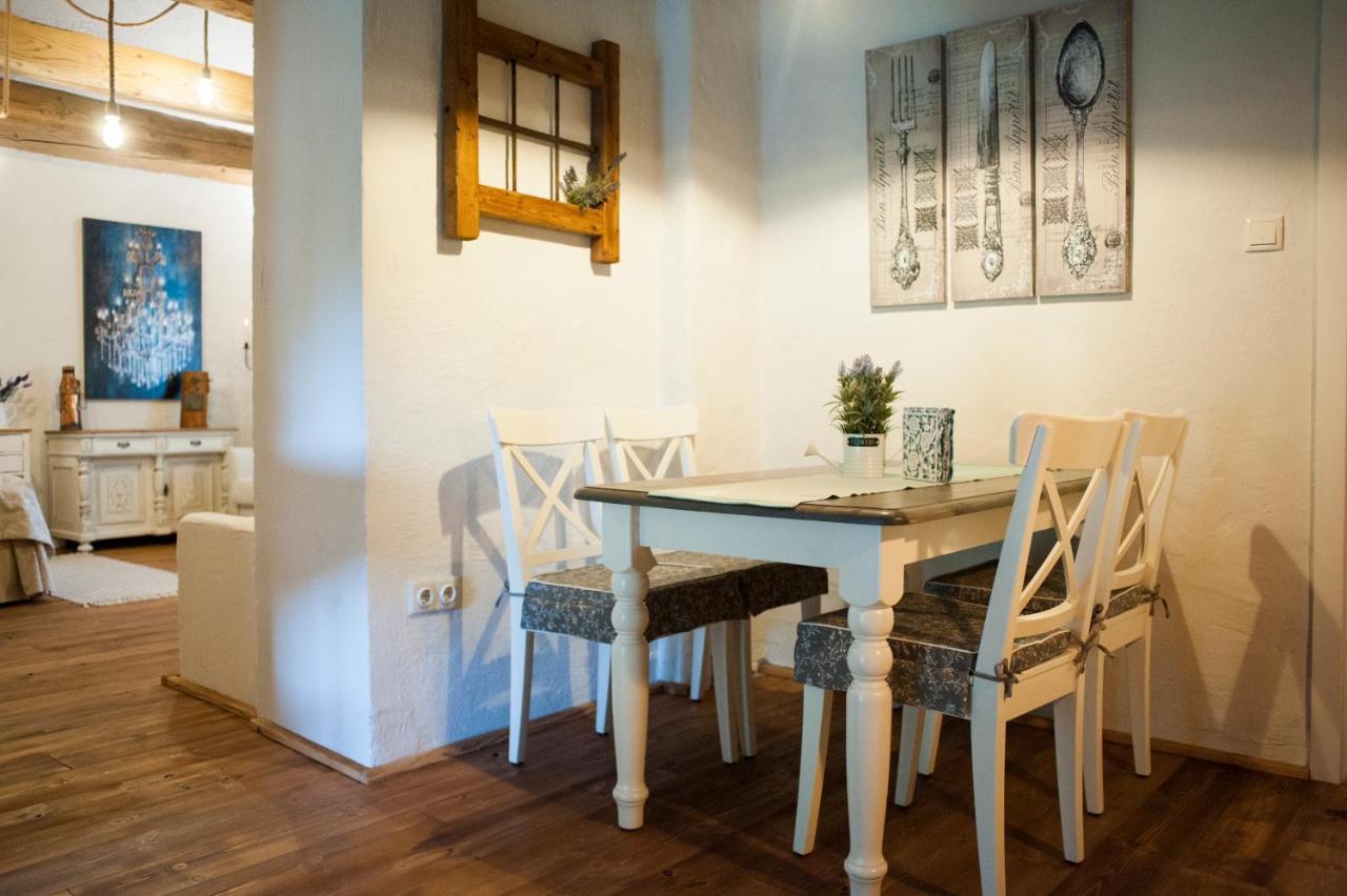 Pajta Apartman Es Vendeghaz 塔塔 外观 照片