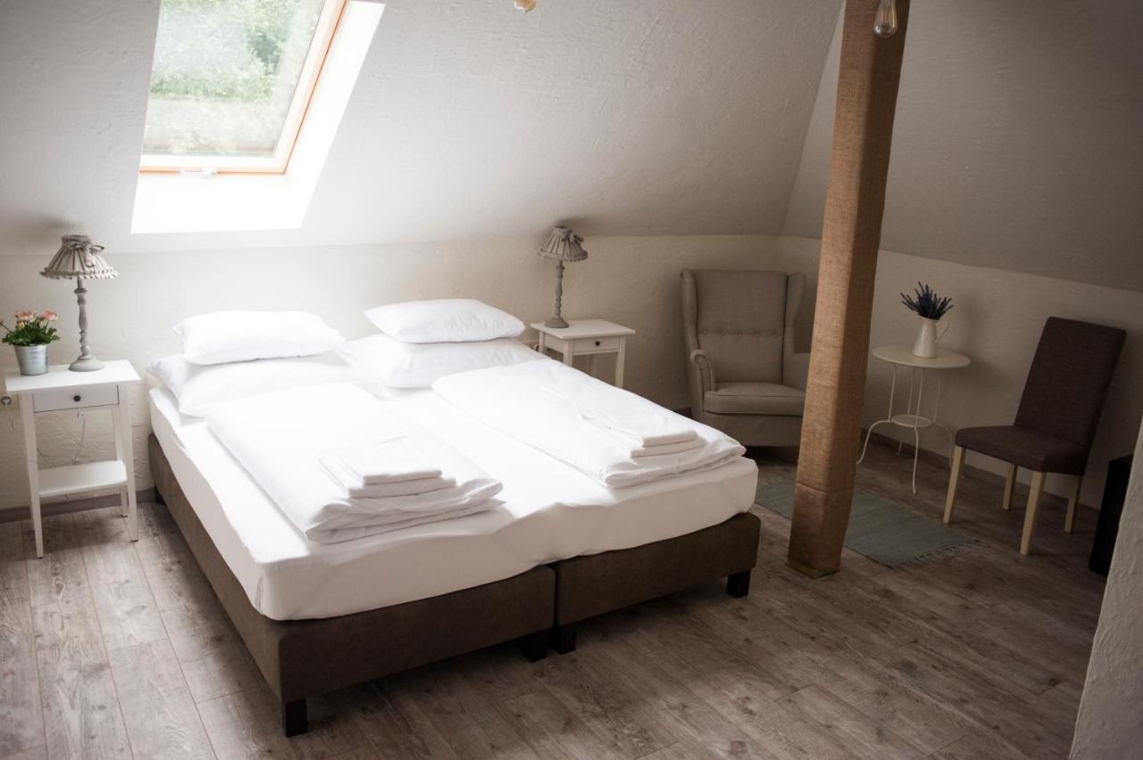 Pajta Apartman Es Vendeghaz 塔塔 外观 照片