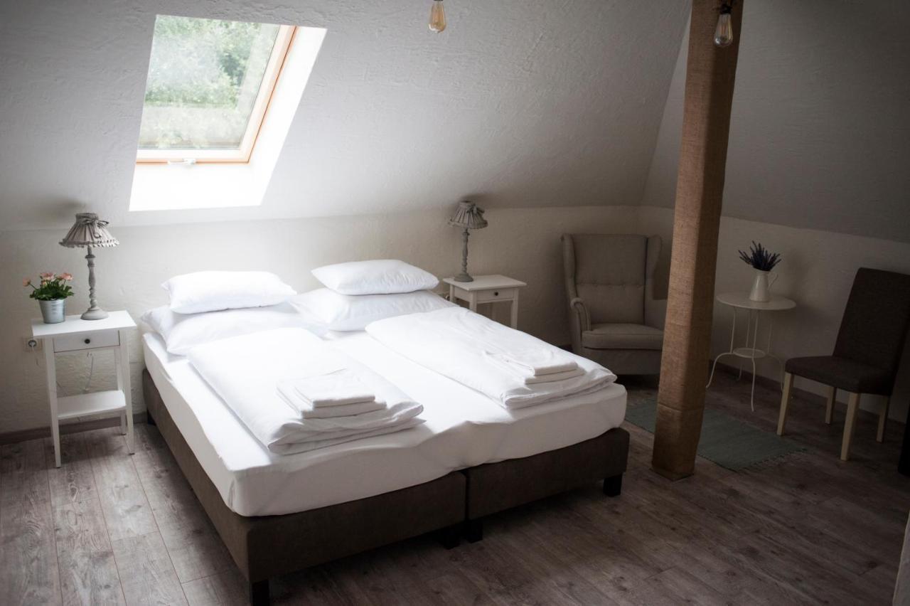 Pajta Apartman Es Vendeghaz 塔塔 外观 照片